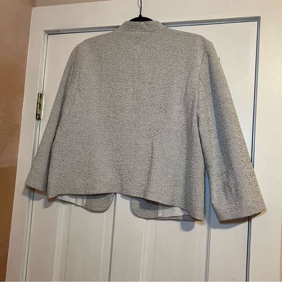 Ann Taylor Factory Women's Light Gray Blazer - Picture 2 of 6